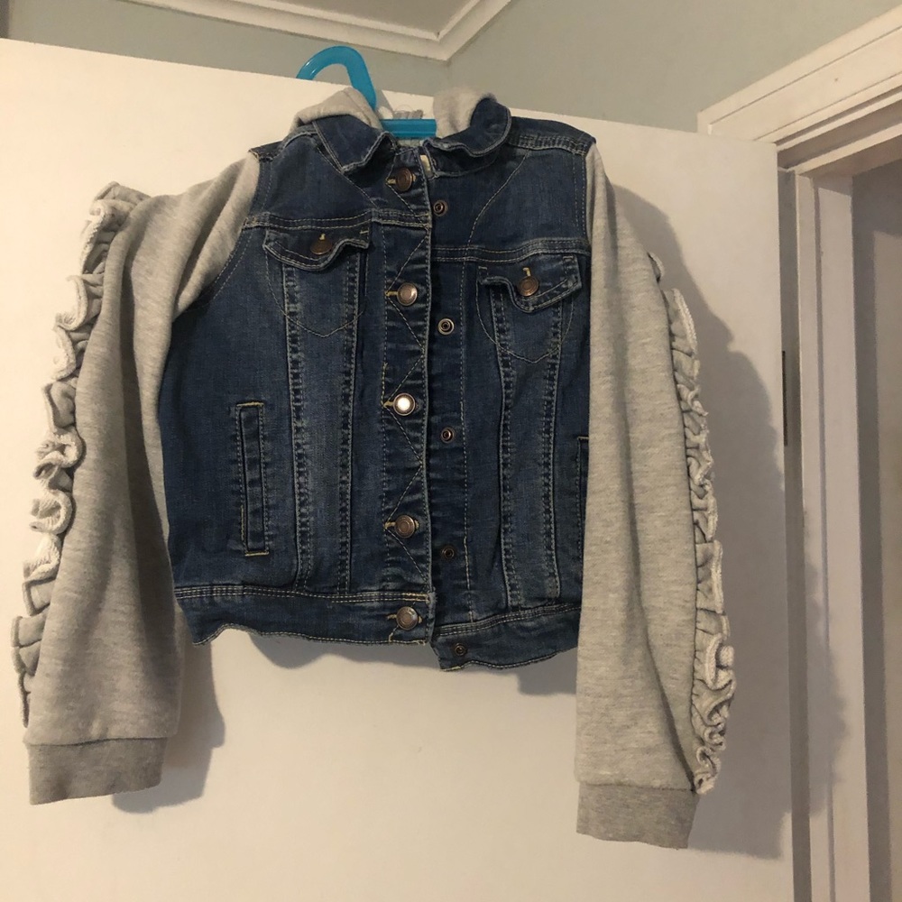 Sweatshirt accent Jean jacket